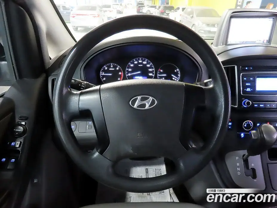 Hyundai Starex 2015 2.5 автомат (гидро), фото 15