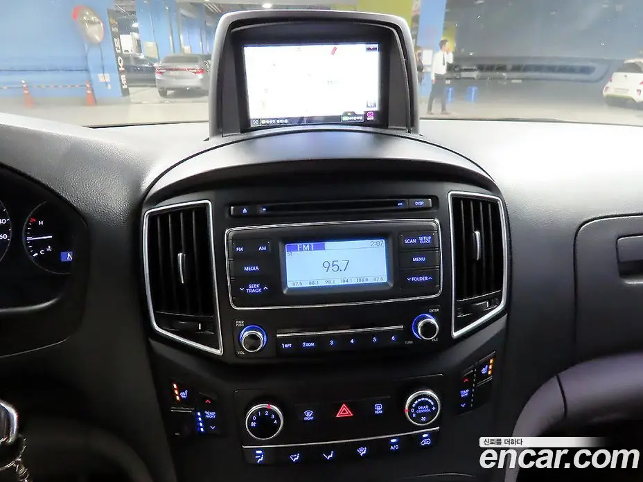 Hyundai Starex 2015 2.5 автомат (гидро), фото 17