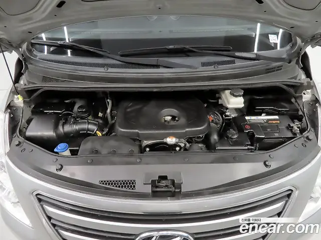 Hyundai Starex 2015 2.5 автомат (гидро), миниатюра 6