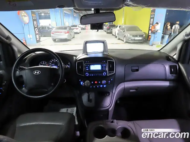 Hyundai Starex 2015 2.5 автомат (гидро), миниатюра 7