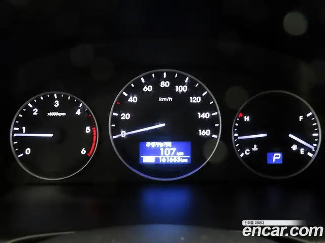 Hyundai Starex 2015 2.5 автомат (гидро), миниатюра 8