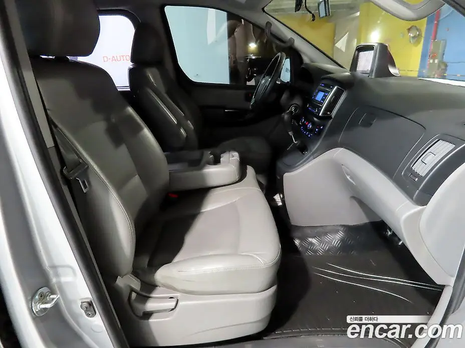 Hyundai Starex 2015 2.5 автомат (гидро), фото 10