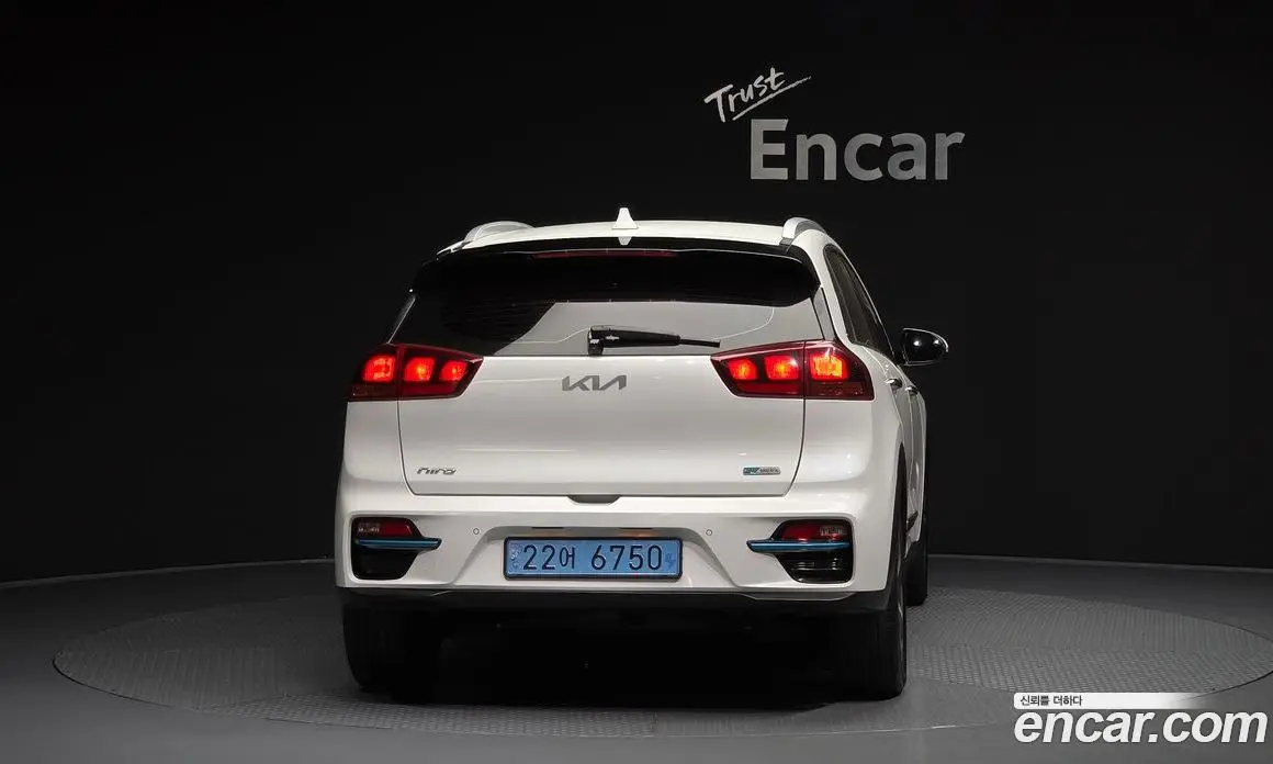 Kia Niro 2021 0.2 автомат (гидро), фото 4