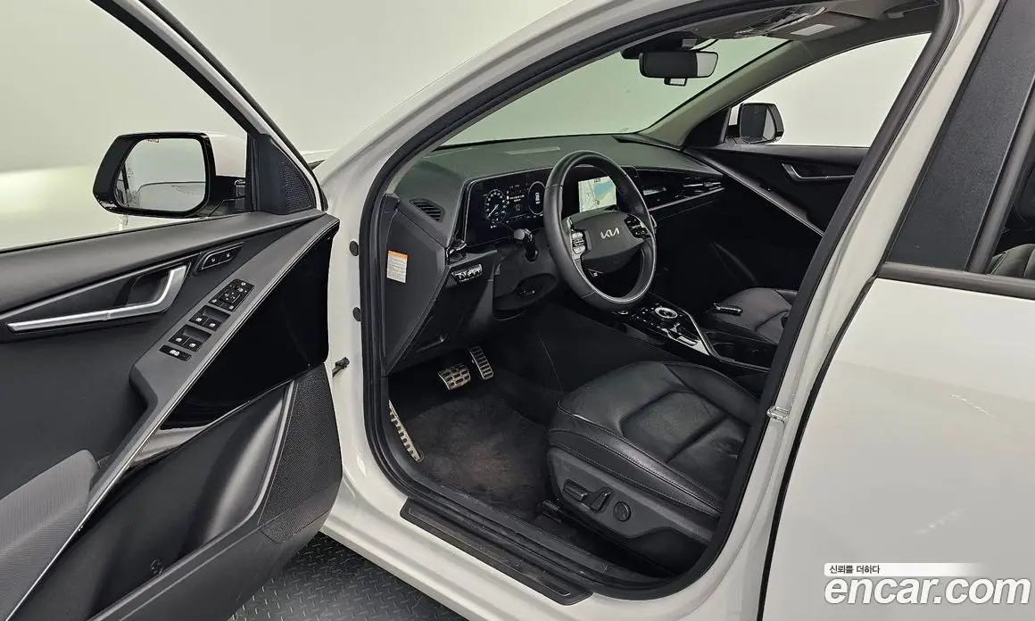 Kia Niro 2022 1.6 автомат (гидро), фото 15