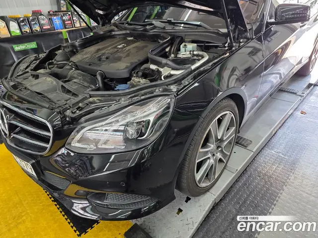 Mercedes-Benz E-Class 2015 2.1 автомат (гидро), миниатюра 6