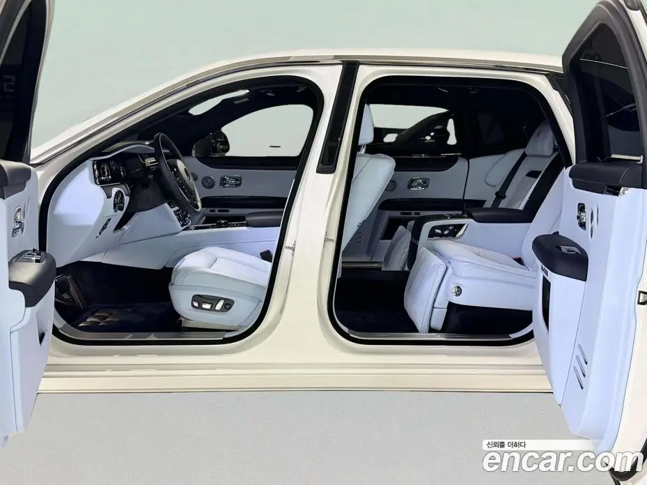 Rolls-Royce Ghost 2026 6.8 автомат (гидро), фото 20
