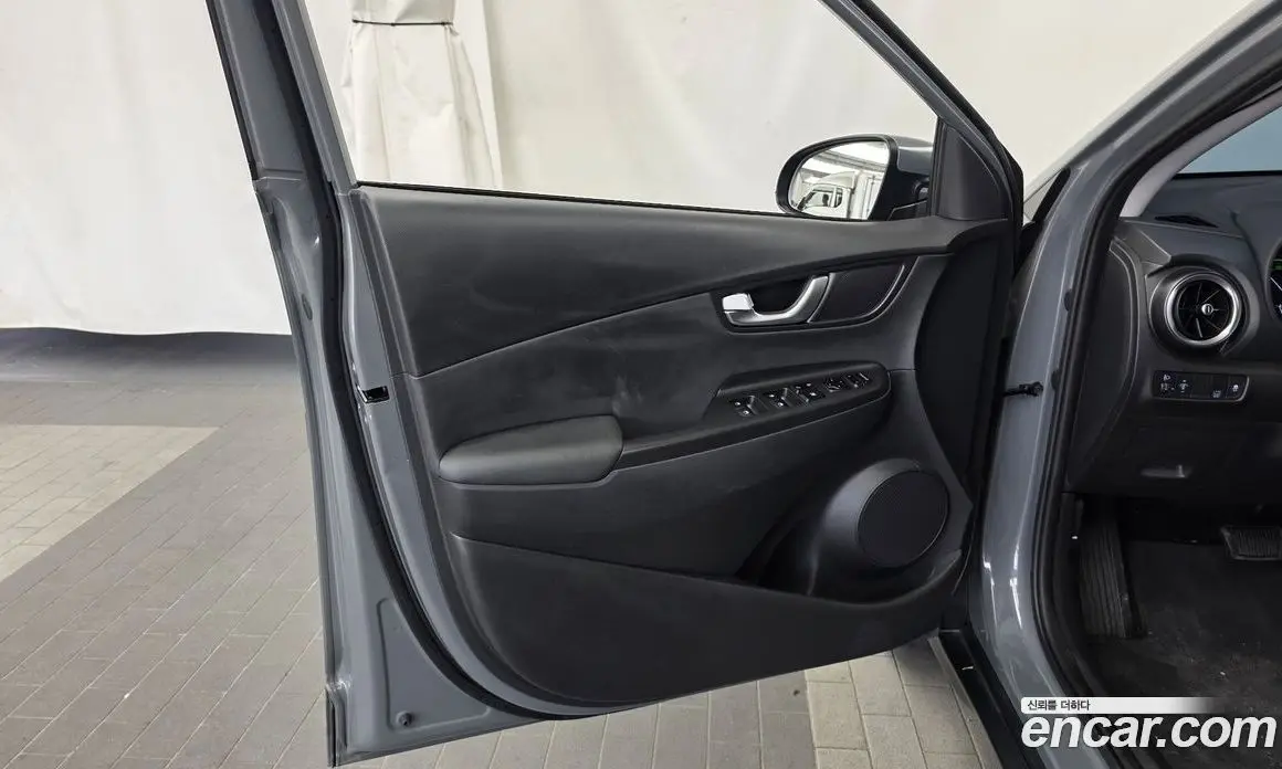 Hyundai Kona 2021 1.6 автомат (гидро), фото 14