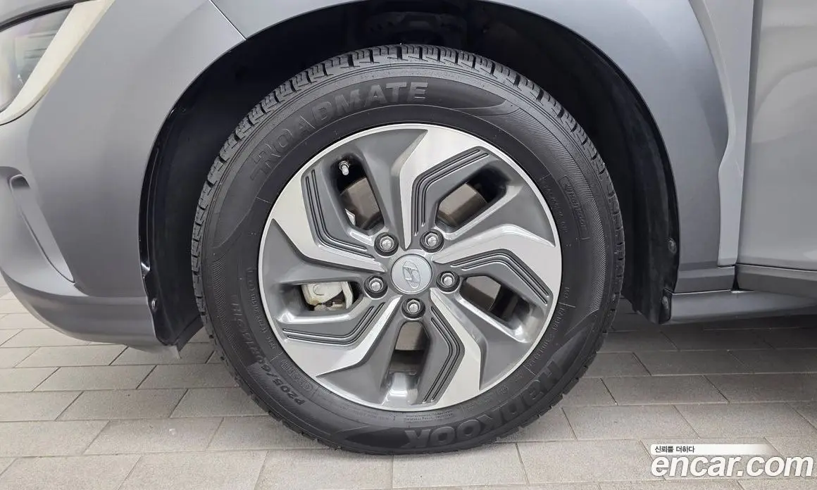 Hyundai Kona 2021 1.6 автомат (гидро), фото 5
