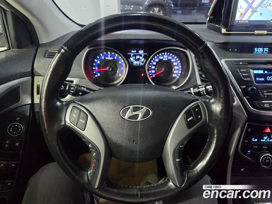 Hyundai Avante 2014 1.6 автомат (гидро), фото 12