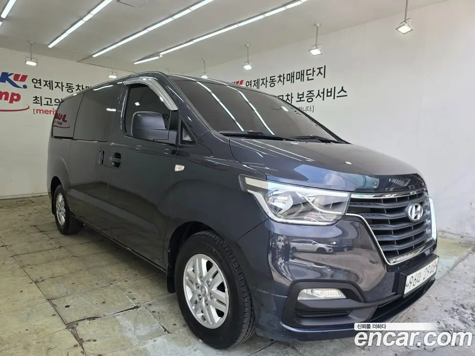 Hyundai Starex 2018 2.5 автомат (гидро), фото 3
