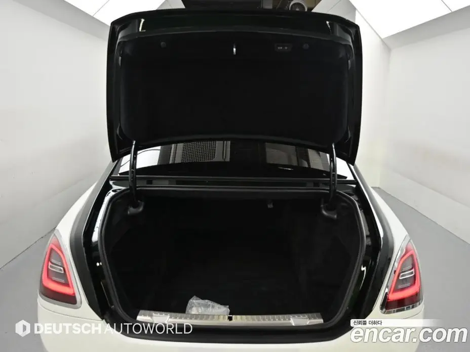 Rolls-Royce Ghost 2023 6.7 автомат (гидро), фото 19