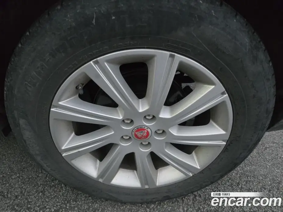Jaguar E-Pace 2019 2.0 автомат (гидро), фото 17