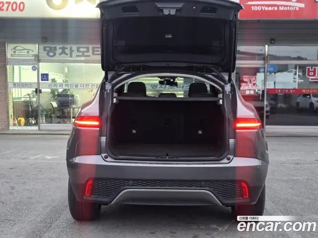 Jaguar E-Pace 2019 2.0 автомат (гидро), миниатюра 4