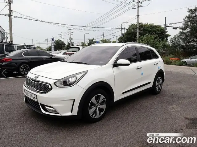 Kia Niro 2016 1.6 автомат (гидро), миниатюра 2