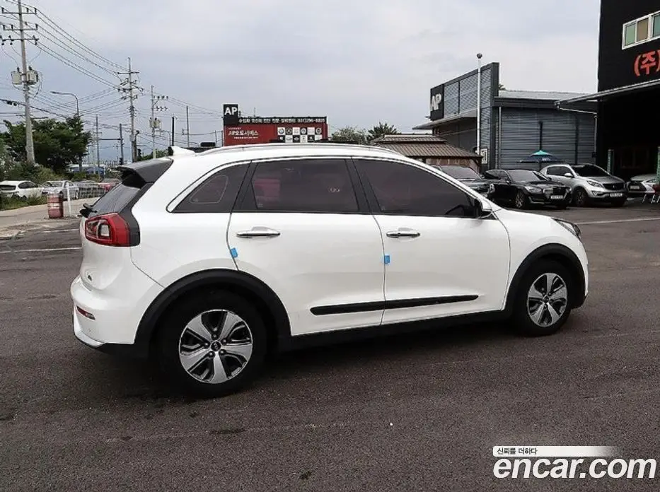 Kia Niro 2016 1.6 автомат (гидро), фото 3