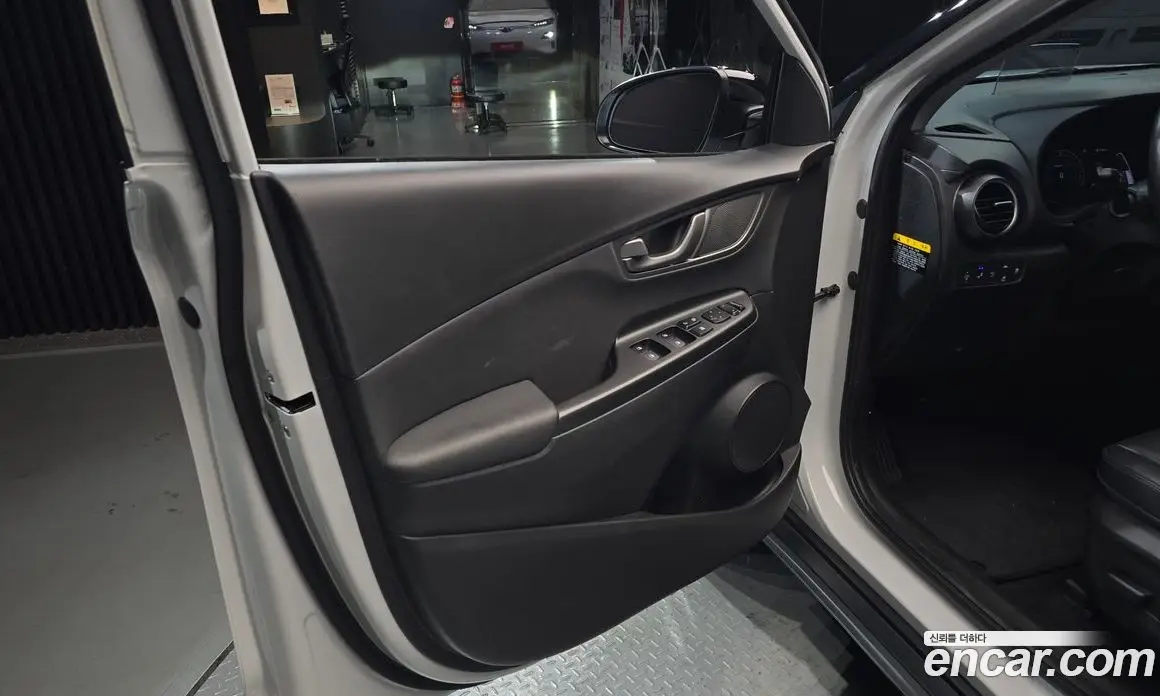 Hyundai Kona 2019 0.2 автомат (гидро), фото 14