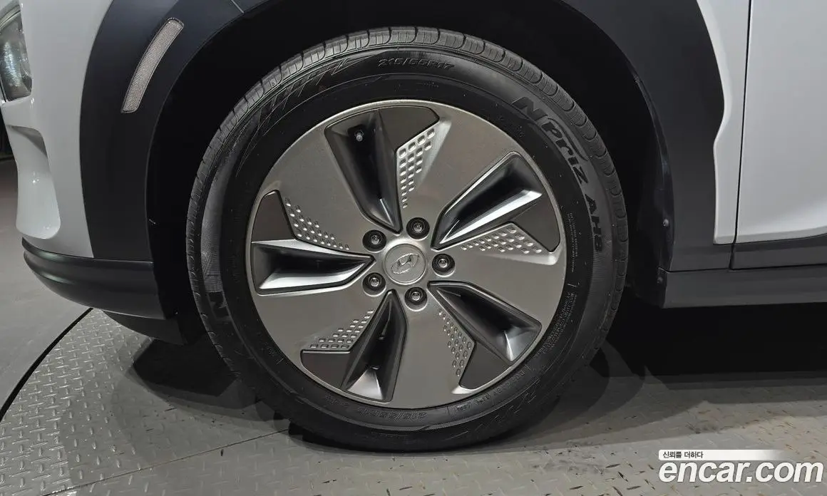Hyundai Kona 2019 0.2 автомат (гидро), фото 5