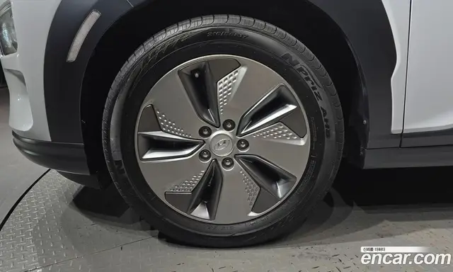 Hyundai Kona 2019 0.2 автомат (гидро), миниатюра 5