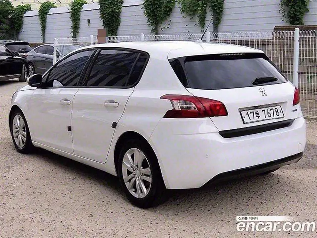 Peugeot 308 2014 2.0 АКПП, миниатюра 3