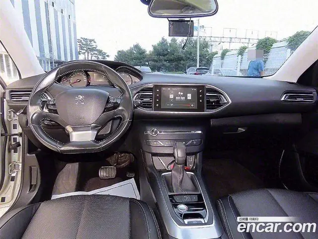 Peugeot 308 2014 2.0 АКПП, миниатюра 7