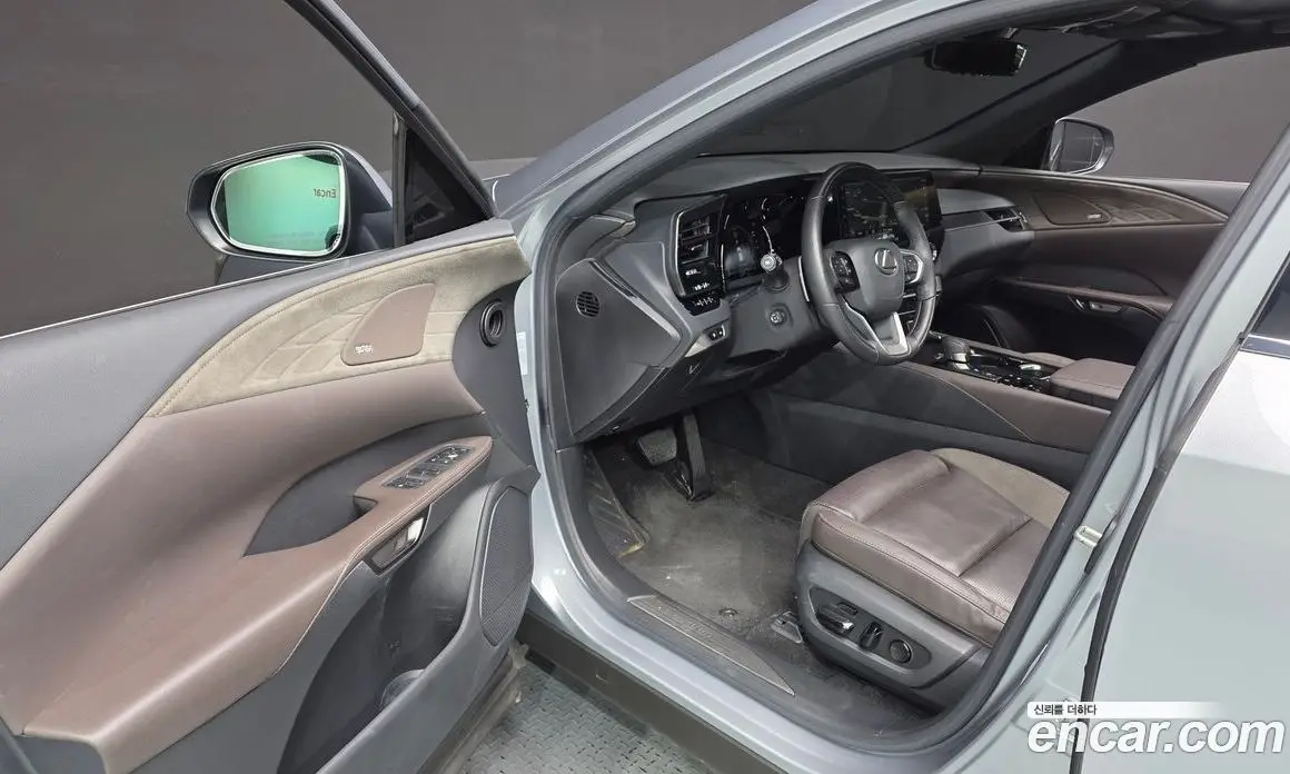 Lexus RX 2023 2.5 автомат (гидро), фото 13