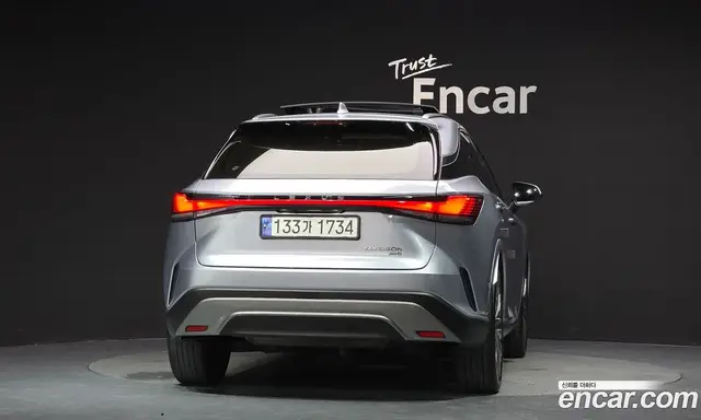 Lexus RX 2023 2.5 автомат (гидро), миниатюра 4