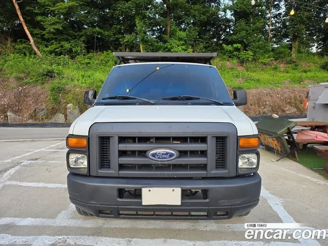 Ford E-Series 2011 6.8 АКПП, миниатюра 2