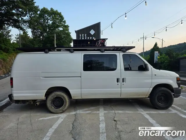 Ford E-Series 2011 6.8 АКПП, миниатюра 3