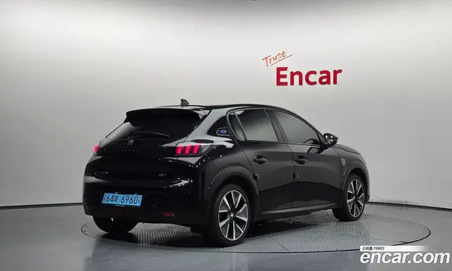 Peugeot 208 2022 0.1 АКПП, миниатюра 2