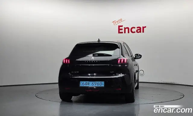 Peugeot 208 2022 0.1 АКПП, миниатюра 4