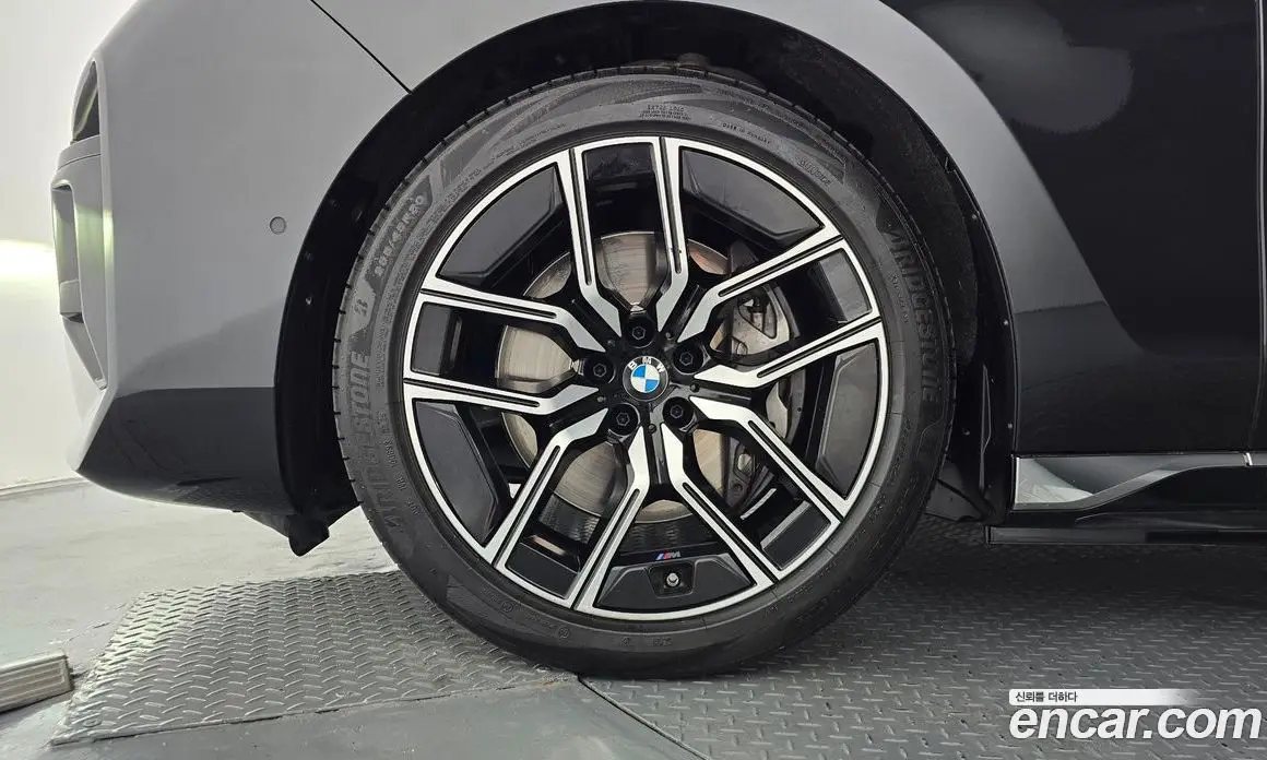BMW i7 2025 0.3 АКПП, фото 5