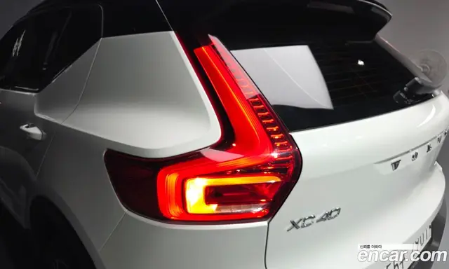 Volvo XC40 2018 2.0 АКПП, миниатюра 8