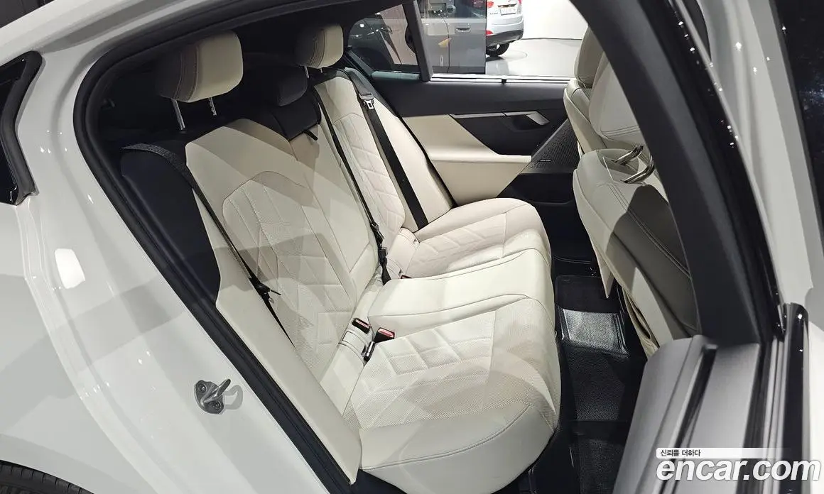 BMW i5 2025 0.2 АКПП, фото 16