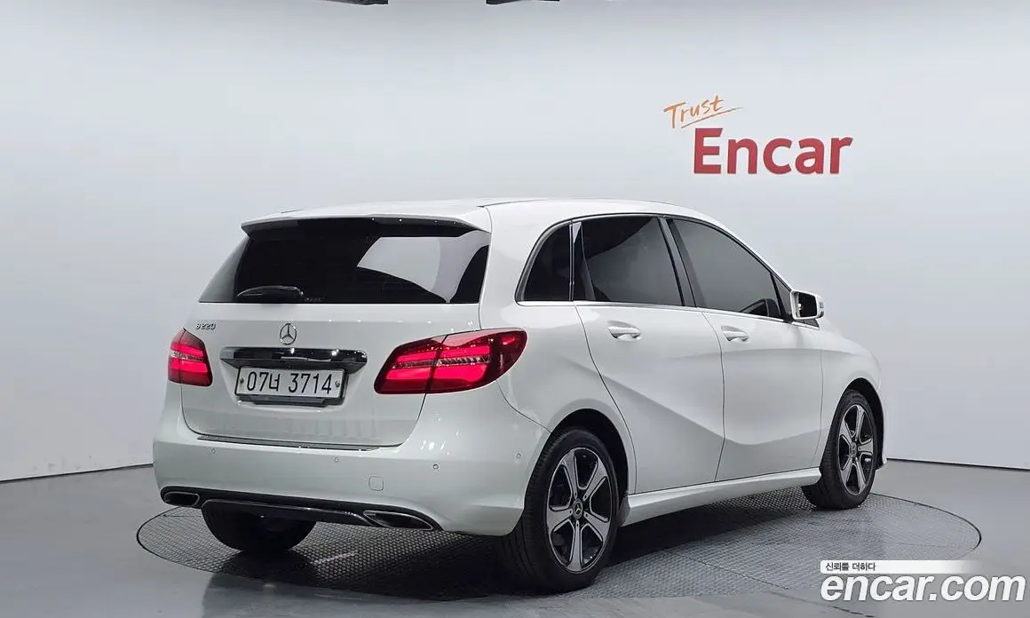 Mercedes-Benz B-Class 2018 2.0 АКПП, фото 2 Mercedes-Benz B-Class 2018 2.0 АКПП, фото 2