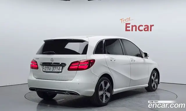 Mercedes-Benz B-Class 2018 2.0 АКПП, миниатюра 2 Mercedes-Benz B-Class 2018 2.0 АКПП, миниатюра 2