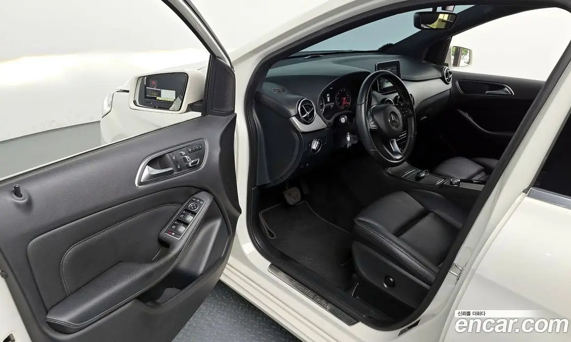 Mercedes-Benz B-Class 2018 2.0 АКПП, фото 13 Mercedes-Benz B-Class 2018 2.0 АКПП, фото 13
