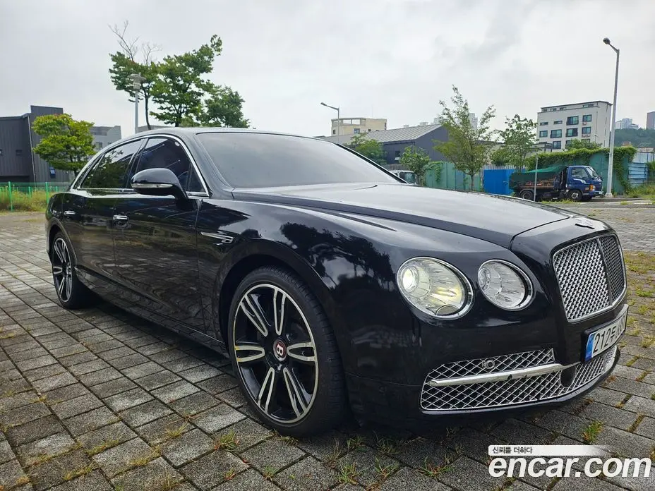 Bentley Flying Spur 2015 4.0 АКПП, фото 2