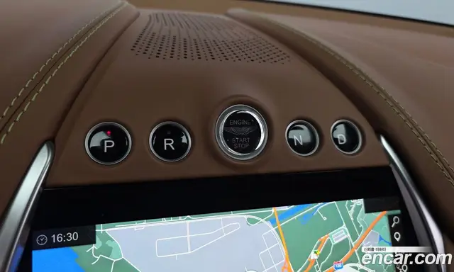 Aston Martin DBX 2023 4.0 АКПП, миниатюра 12