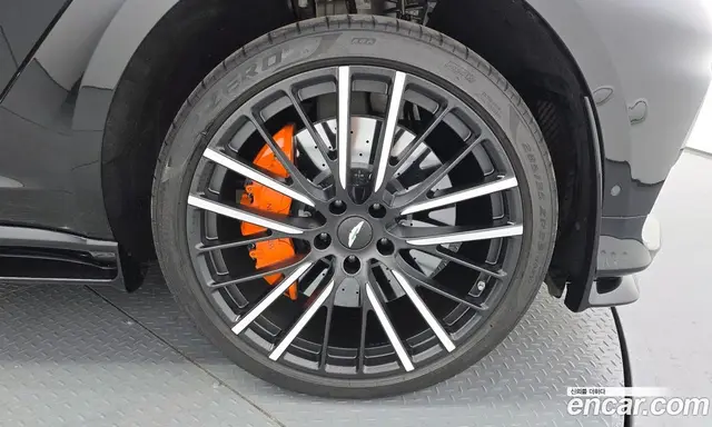 Aston Martin DBX 2023 4.0 АКПП, миниатюра 5