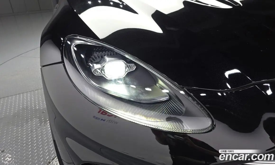 Aston Martin DBX 2023 4.0 АКПП, фото 8
