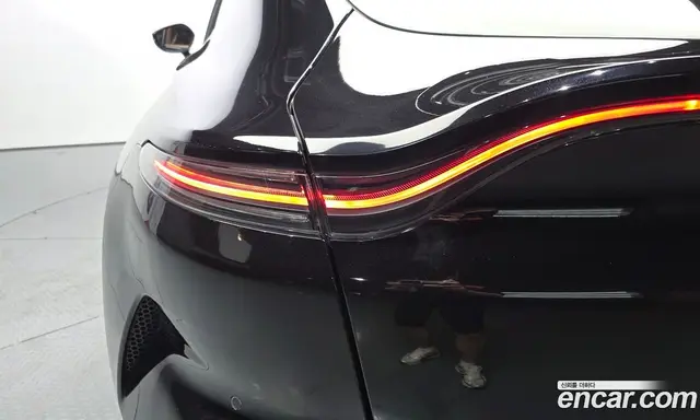 Aston Martin DBX 2023 4.0 АКПП, миниатюра 9