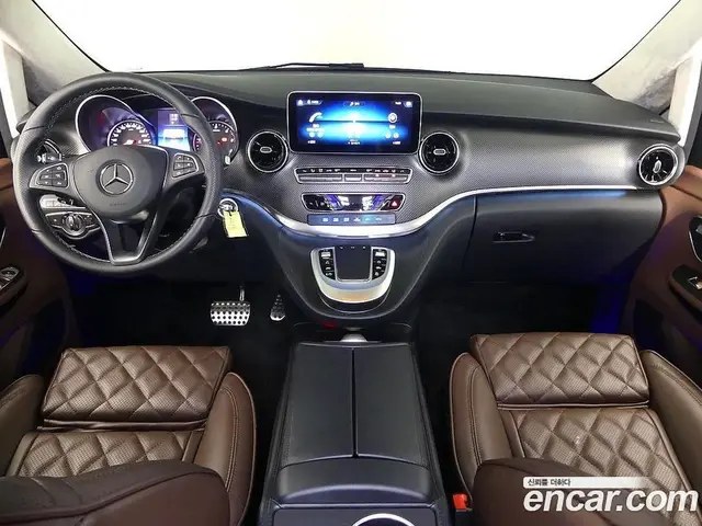 Mercedes-Benz V-Class 2023 1.9 АКПП, миниатюра 4
