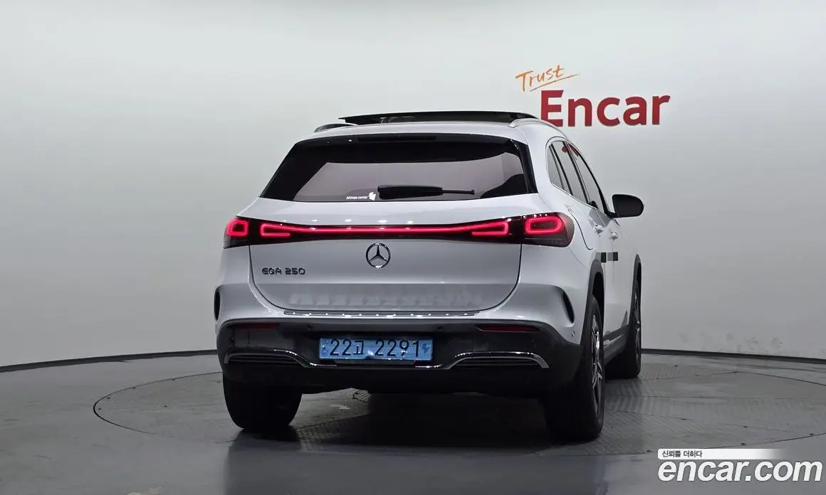 Mercedes-Benz EQA 2022 0.2 АКПП, фото 3