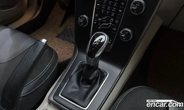 Volvo V40 2014 1.6 АКПП, миниатюра 9 Volvo V40 2014 1.6 АКПП, миниатюра 9