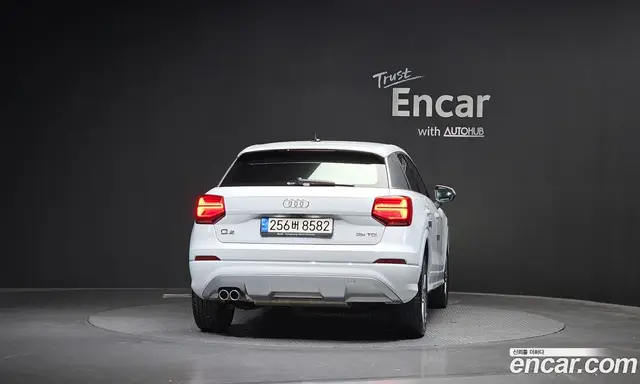 Audi Q2 2020 2.0 АКПП, миниатюра 3
