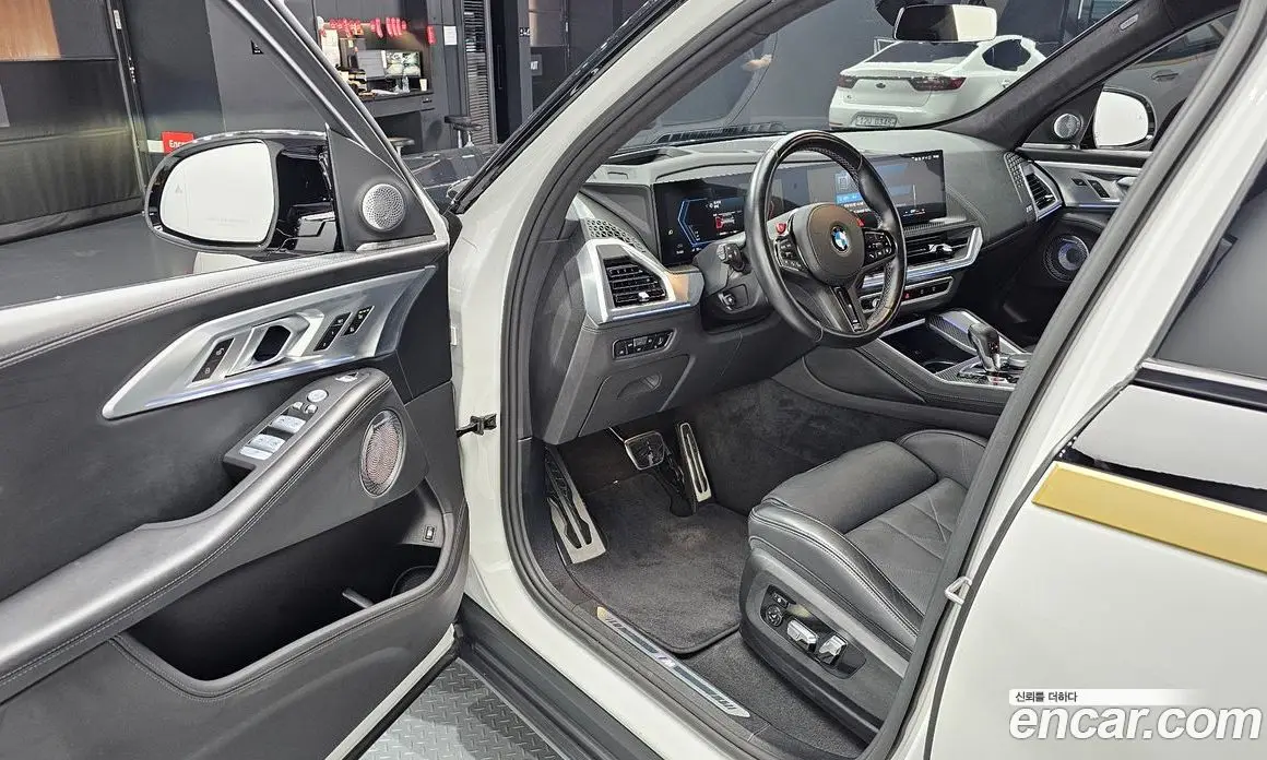 BMW XM 2023 4.4 АКПП, фото 13