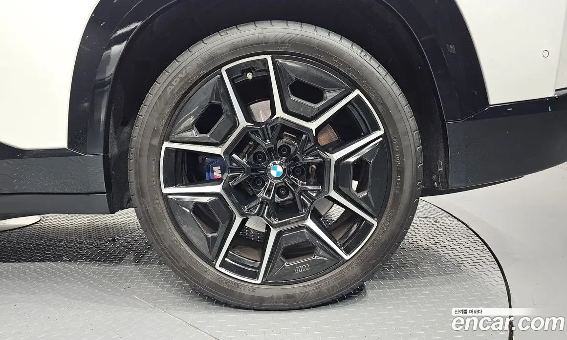 BMW XM 2023 4.4 АКПП, фото 7