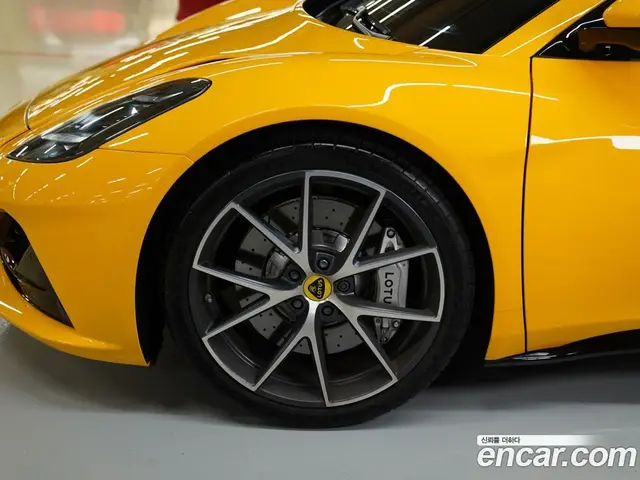 Lotus Emira 2024 3.5 МКПП, миниатюра 6 Lotus Emira 2024 3.5 МКПП, миниатюра 6