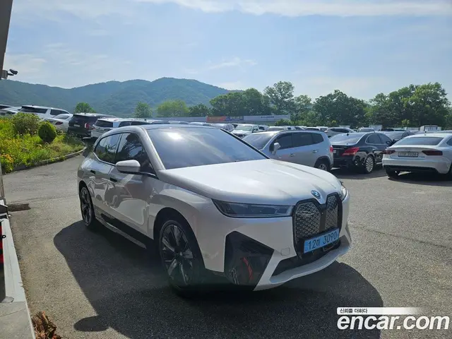 BMW iX 2023 0.3 АКПП, миниатюра 3