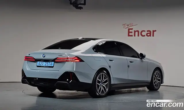 BMW i5, 2025, 18 106 км